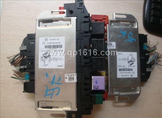 奔驰S500电源电脑A0205451932