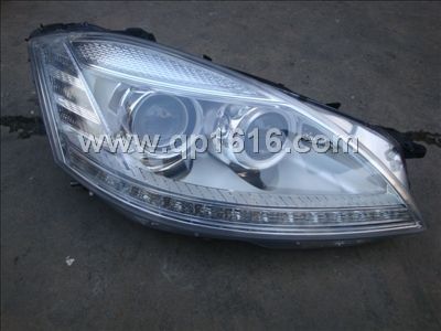 奔驰S600大灯